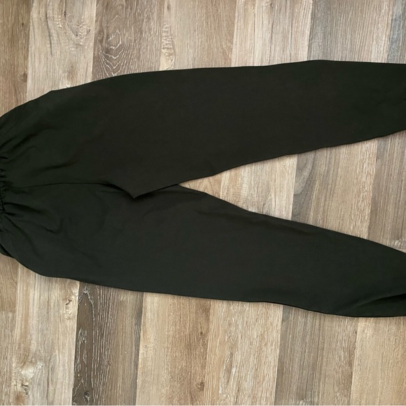 Lululemon pants - Picture 3 of 4